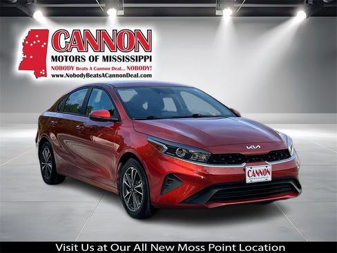 Used 2024 Kia Forte LXS w/ LXS Technology Package image 7