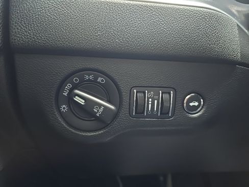 Used 2014 Dodge Charger R/T w/ Blacktop Package image 19