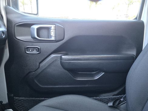 Certified 2023 Jeep Wrangler Unlimited image 11