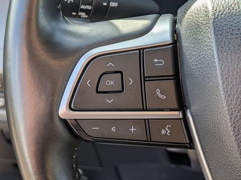 Used 2023 Toyota Highlander Platinum FWD image 21