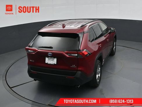 Used 2023 Toyota RAV4 LE AWD/4WD image 43