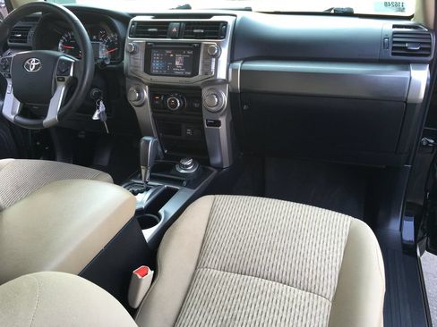 Used 2018 Toyota 4Runner SR5 AWD/4WD image 30