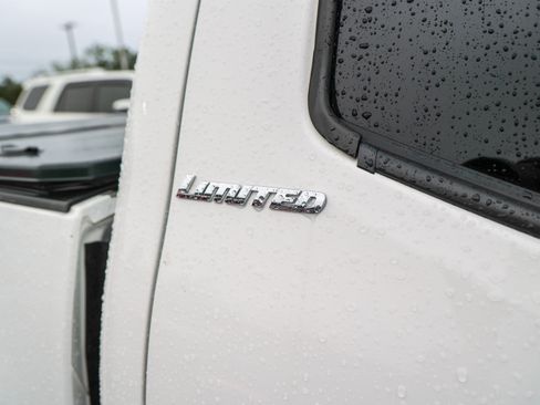 Used 2019 Toyota Tacoma Limited AWD/4WD image 10