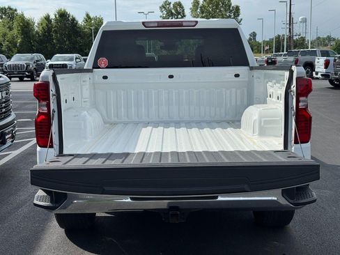 Used 2022 Chevrolet Silverado 1500 LT AWD/4WD image 7