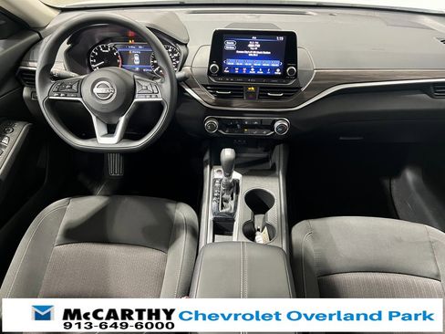 Used 2025 Nissan Altima 2.5 SV image 25