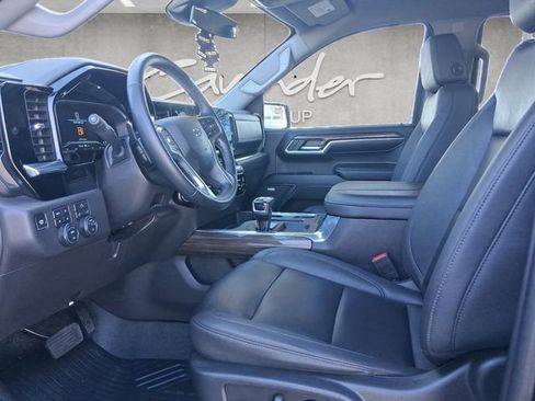 Used 2024 Chevrolet Silverado 1500 LT Trail Boss w/ Convenience Package II image 19