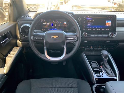 Used 2024 Chevrolet Colorado LT w/ LT Convenience Package image 6