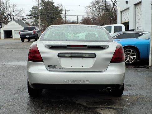 Used 2006 Pontiac Grand Prix w/ Sun And Sound Package image 4