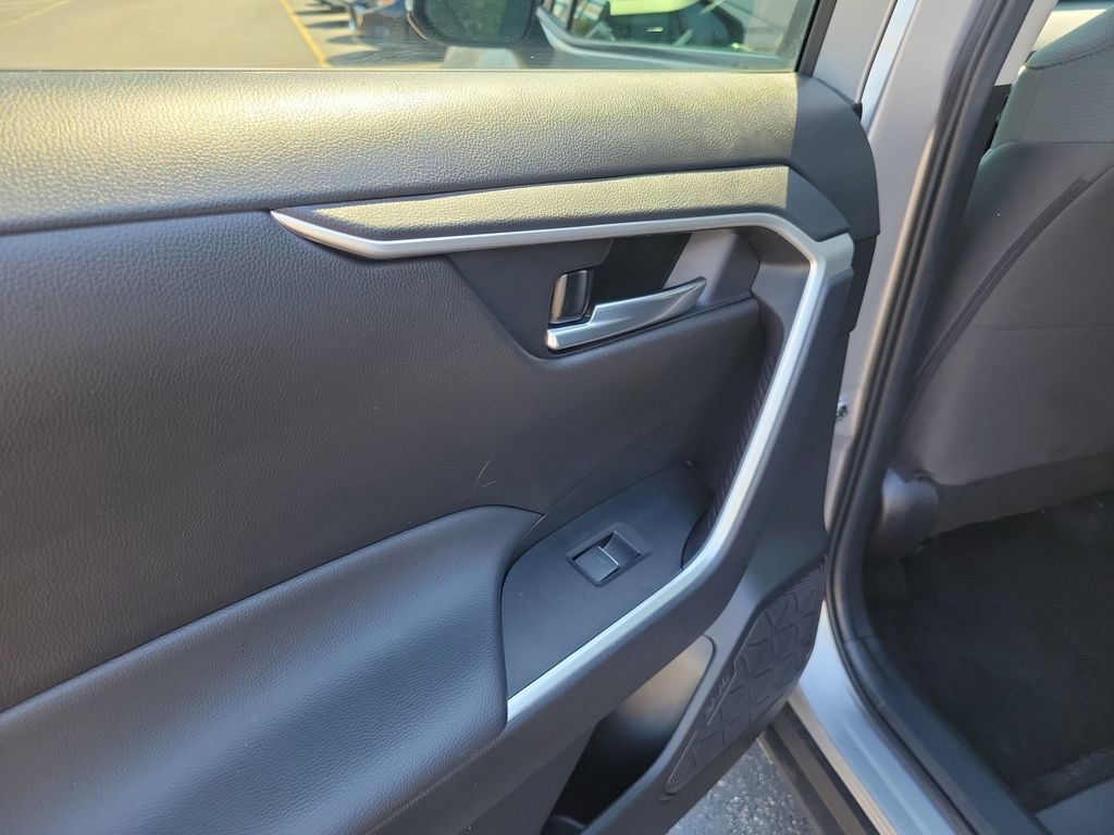 Used 2024 Toyota RAV4 XLE FWD image 19