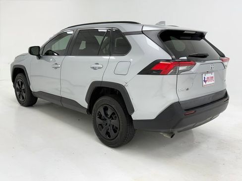 Used 2020 Toyota RAV4 LE FWD image 37