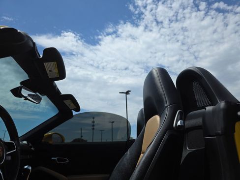 Used 2019 Porsche 718 Boxster RWD image 24