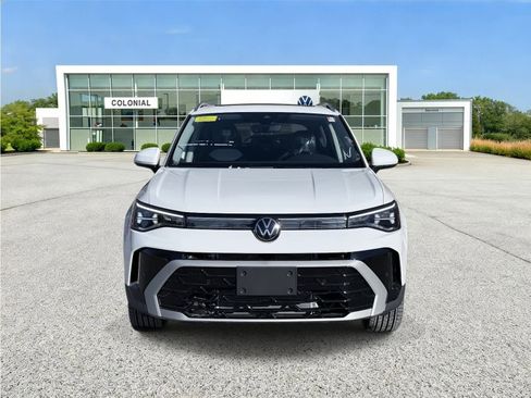 New 2026 Volkswagen Taos SEL image 8