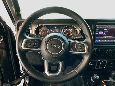 Used 2018 Jeep Wrangler Unlimited Sahara AWD/4WD image 11