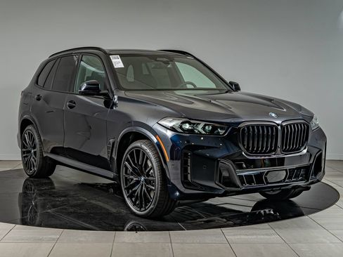 New 2026 BMW X5 xDrive40i w/ M Sport Package AWD/4WD image 3