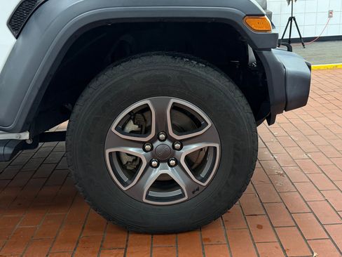 Used 2018 Jeep Wrangler Unlimited Sport S image 10