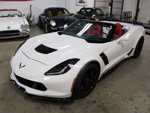 Used 2016 Chevrolet Corvette Z06 w/ 3LZ Preferred Equipment Group RWD image 25