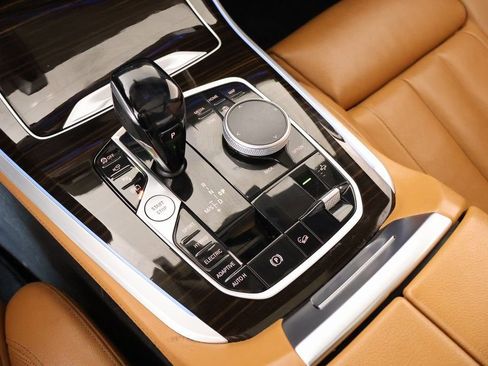 Used 2021 BMW X5 xDrive45e w/ Premium Package image 9