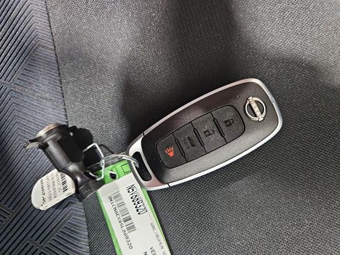 New 2025 Nissan Versa SV w/ Trunk Package image 28