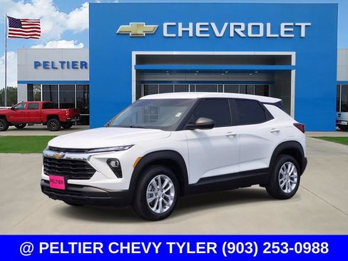 Used 2024 Chevrolet TrailBlazer LS w/ LS Convenience Package FWD image 3