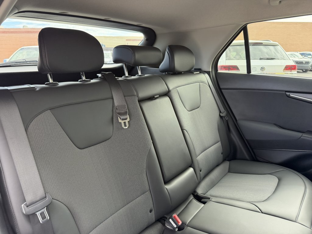 Used 2023 Kia Niro EX FWD image 37