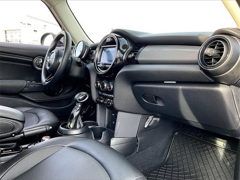 Used 2019 MINI Cooper 4-Door Hardtop w/ Signature Upholstery Package image 13