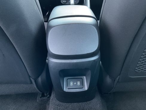 Used 2025 Hyundai Elantra SEL image 18