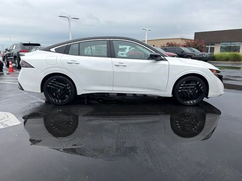 New 2026 Nissan Sentra SR FWD image 6