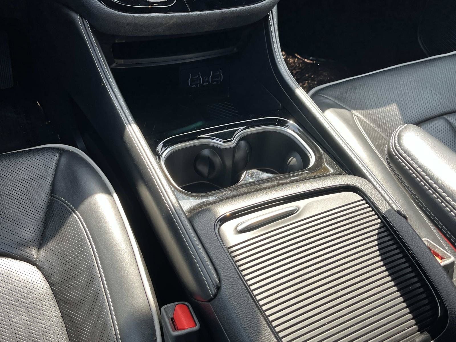 Used 2025 Chrysler Pacifica Limited FWD image 15