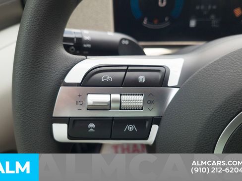 Used 2025 Hyundai Tucson SE FWD image 26