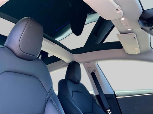 Used 2025 Tesla Model 3 RWD image 13