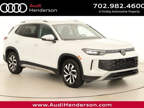 Used 2025 Volkswagen Tiguan S FWD image 1