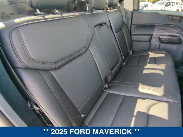 Certified 2025 Ford Maverick Lariat w/ Black Appearance Package AWD/4WD image 21