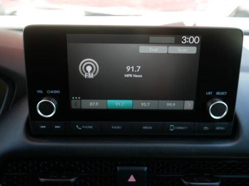 Used 2025 Honda HR-V LX image 22