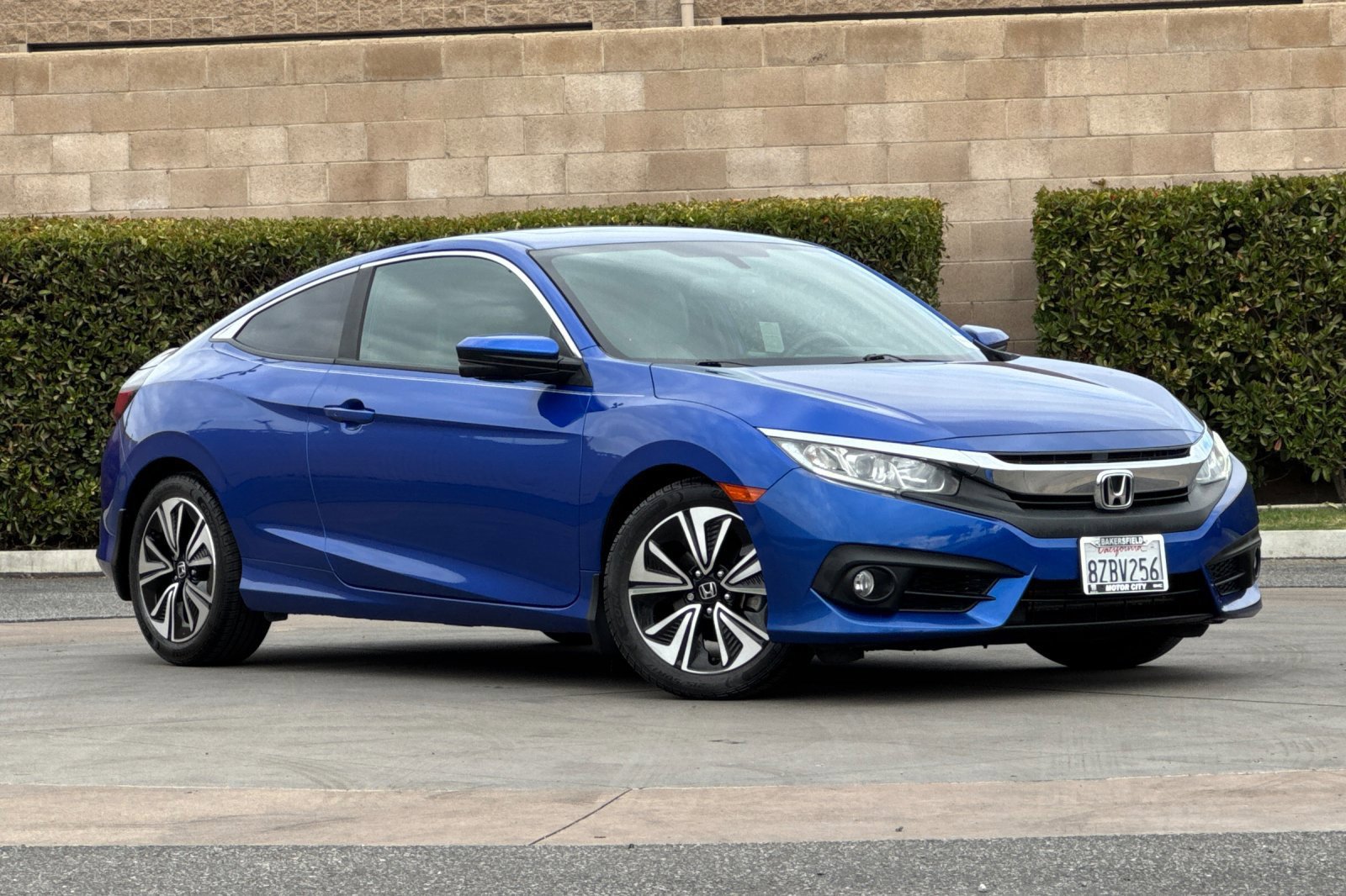 Used 2018 Honda Civic EX-L image 2