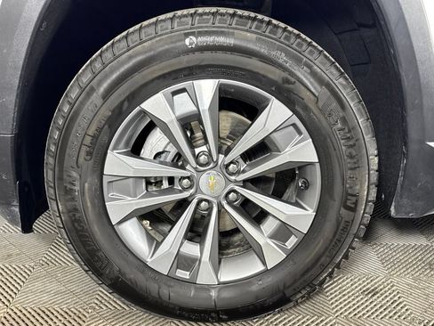 Used 2025 Chevrolet Equinox LT AWD/4WD image 10
