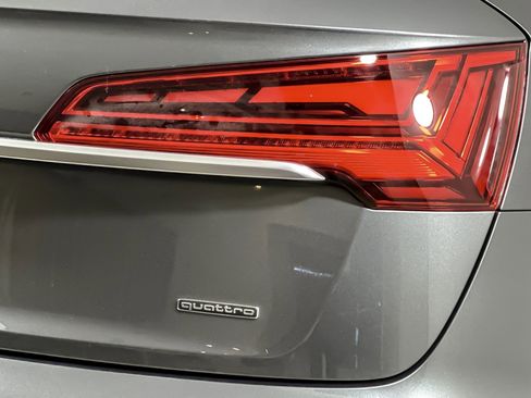 Used 2022 Audi Q5 2.0T Premium w/ Convenience Package image 25