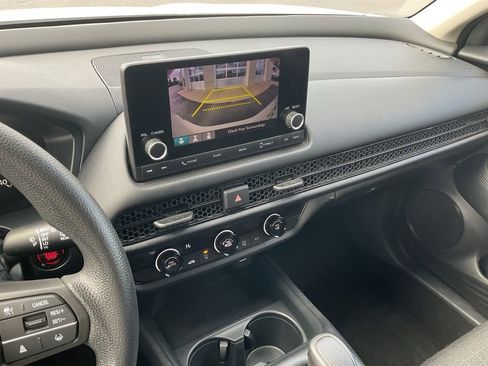 Used 2023 Honda HR-V LX image 14