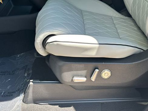 New 2026 Lincoln Navigator Black Label AWD/4WD image 11