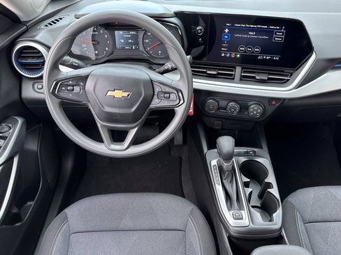 Used 2026 Chevrolet Trax LS FWD image 17