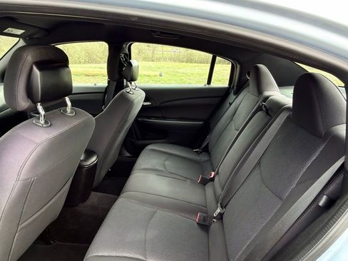 Used 2014 Chrysler 200 LX FWD image 18