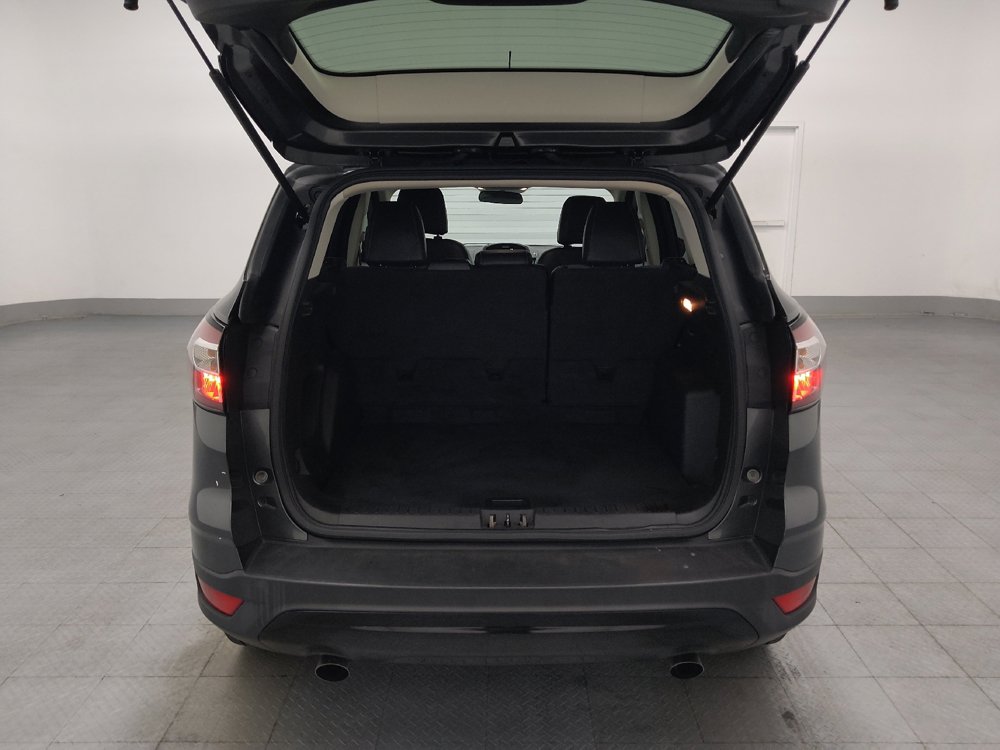 Used 2017 Ford Escape SE w/ SE Sport Appearance Package FWD image 29