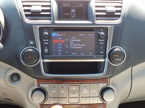 Used 2013 Toyota Highlander Limited AWD/4WD image 6