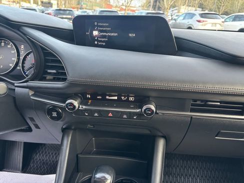 Used 2019 MAZDA MAZDA3 AWD Hatchback w/ Premium Pkg image 17
