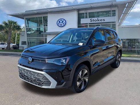 New 2026 Volkswagen Taos SE image 8