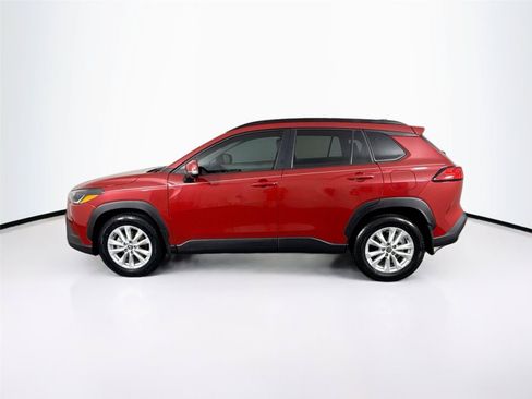 Used 2024 Toyota Corolla Cross LE FWD image 13