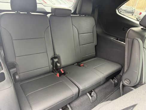 Used 2025 Buick Enclave Sport Touring w/ LPO, All-Weather Package image 22