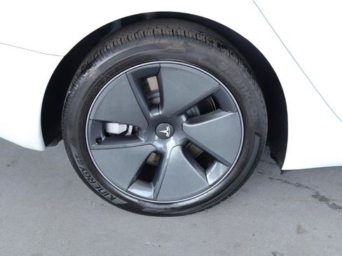 Used 2023 Tesla Model 3 Standard Range RWD image 5