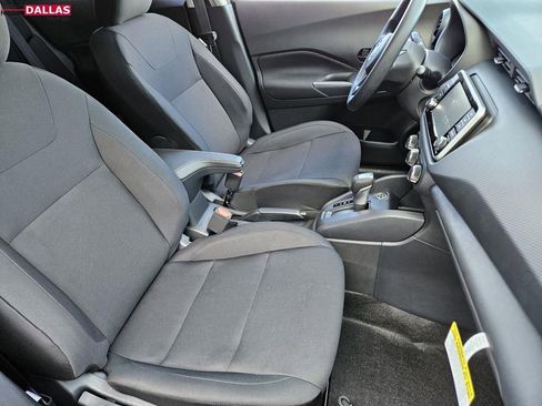 New 2025 Nissan Kicks Play S image 11