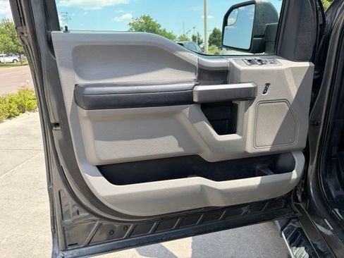 Used 2020 Ford F150 XLT w/ Equipment Group 302A Luxury AWD/4WD image 15