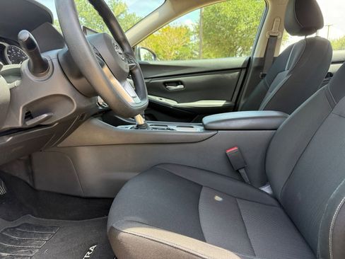 Used 2025 Nissan Sentra SV FWD image 27